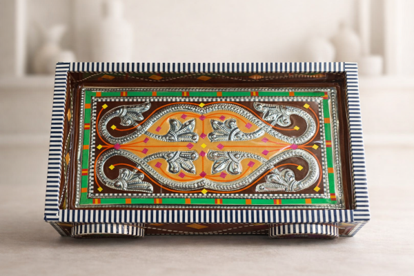 Chamakpatti Tray with Moving Wheels